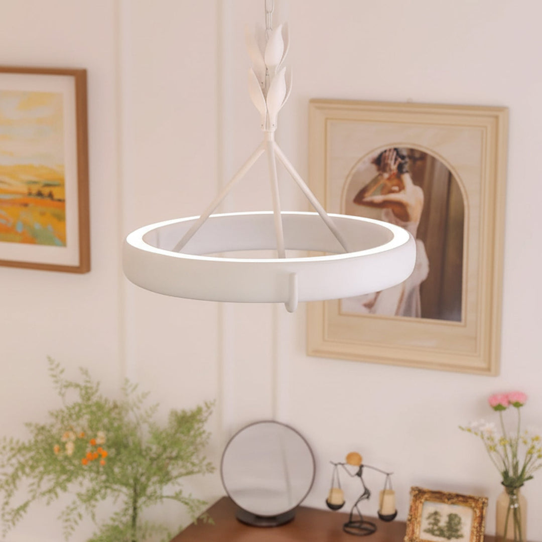 Craft and Soul: The Making of the Tinsley Plaster Chandelier - Vakkerlight