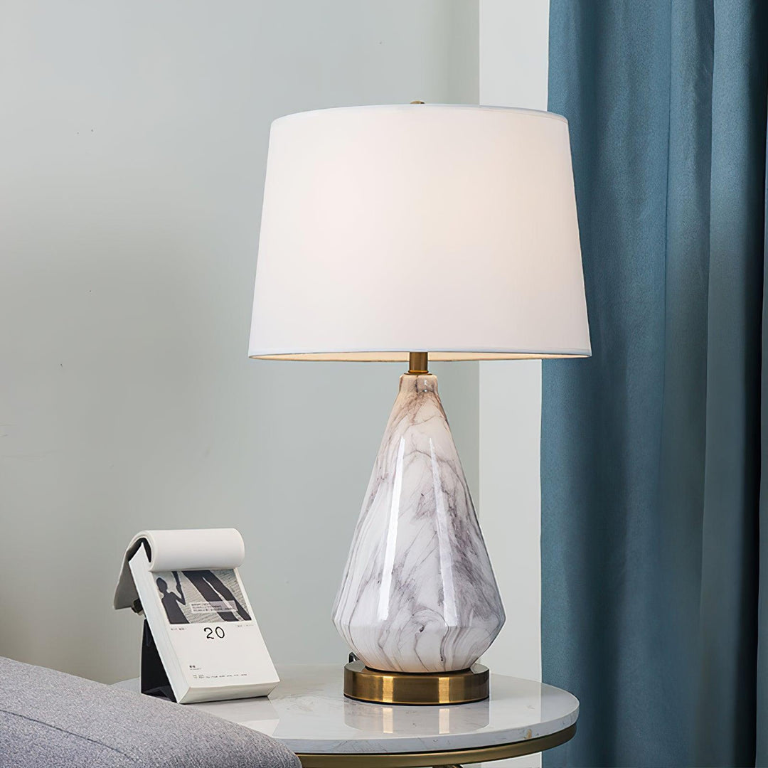 LIGHTEN UP THE HOME: 5 AFFORDABLE WHITE LAMPSHADE TABLE LAMPS - Vakkerlight
