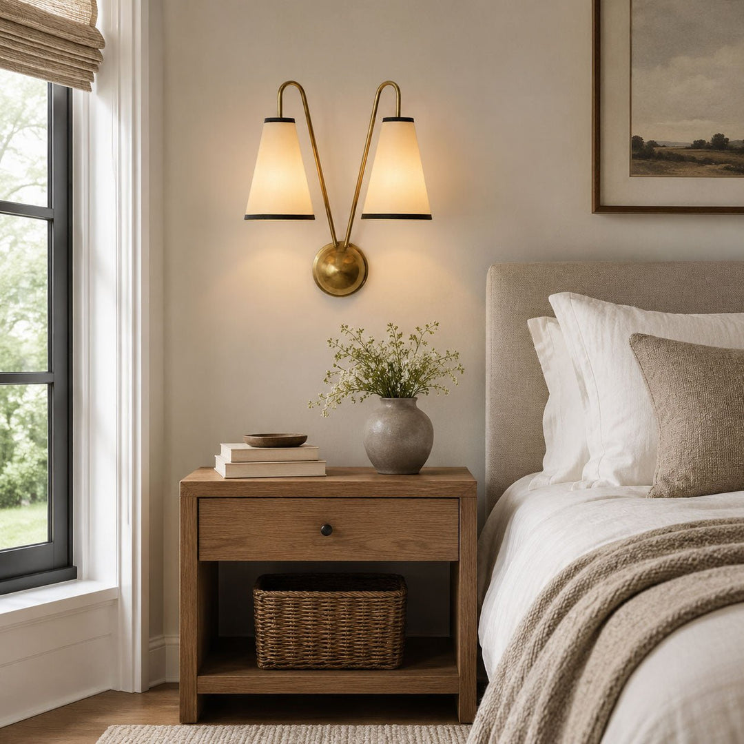 Beyond the Kitchen: Creating a Warm American Classic Bedroom with Wall Lighting - Vakkerlight