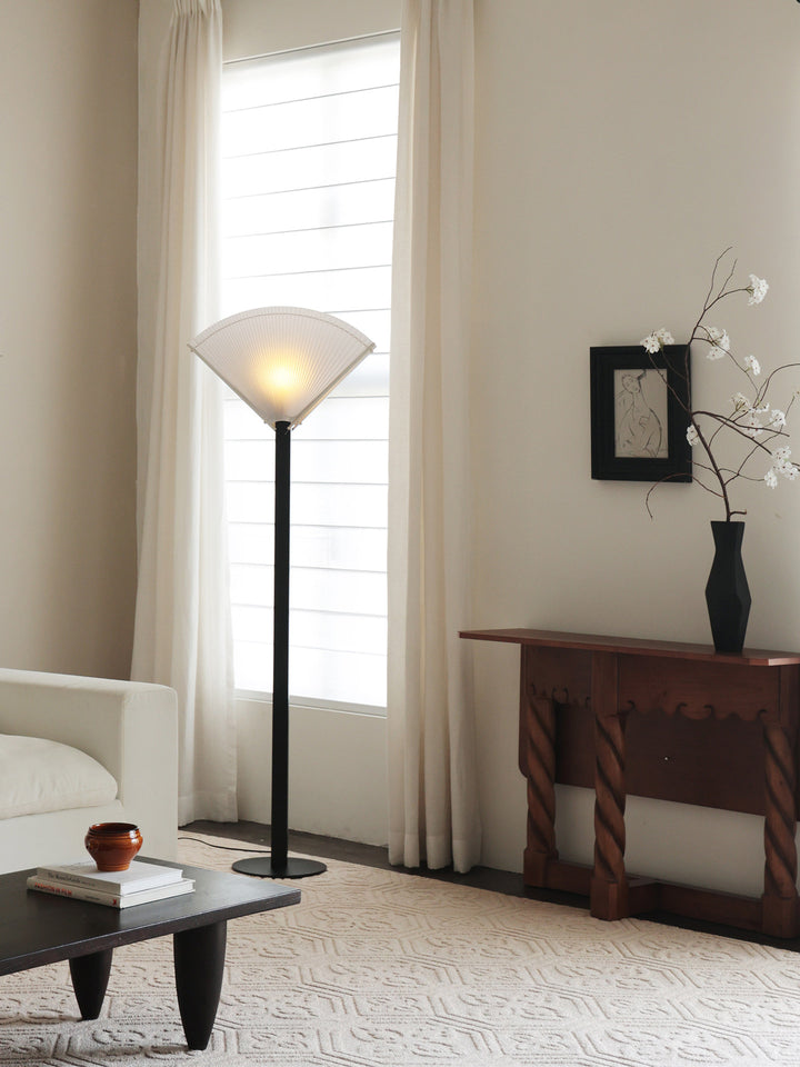 Pleated Fan Floor Lamp - Vakkerlight
