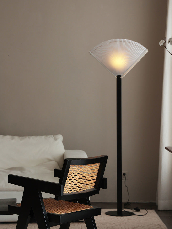 Pleated Fan Floor Lamp - Vakkerlight