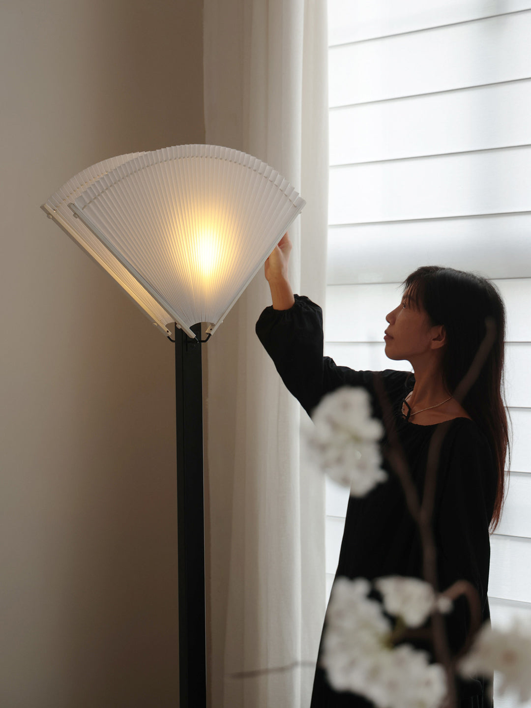 Pleated Fan Floor Lamp - Vakkerlight
