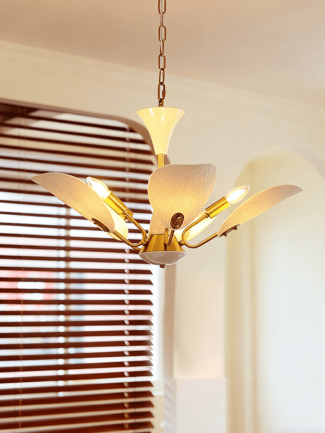 Liora Blossom Chandelier - Vakkerlight