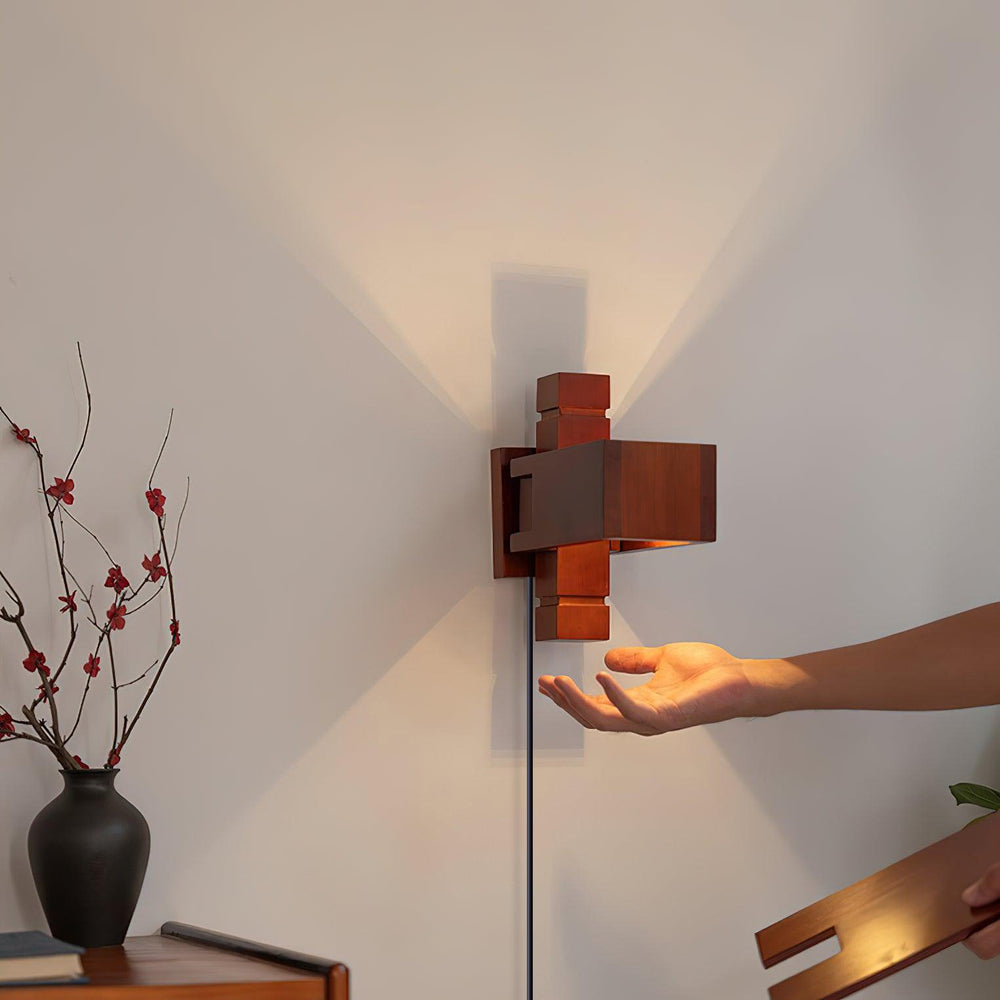 Taliesin Plug - in Wall Lamp - Vakkerlight