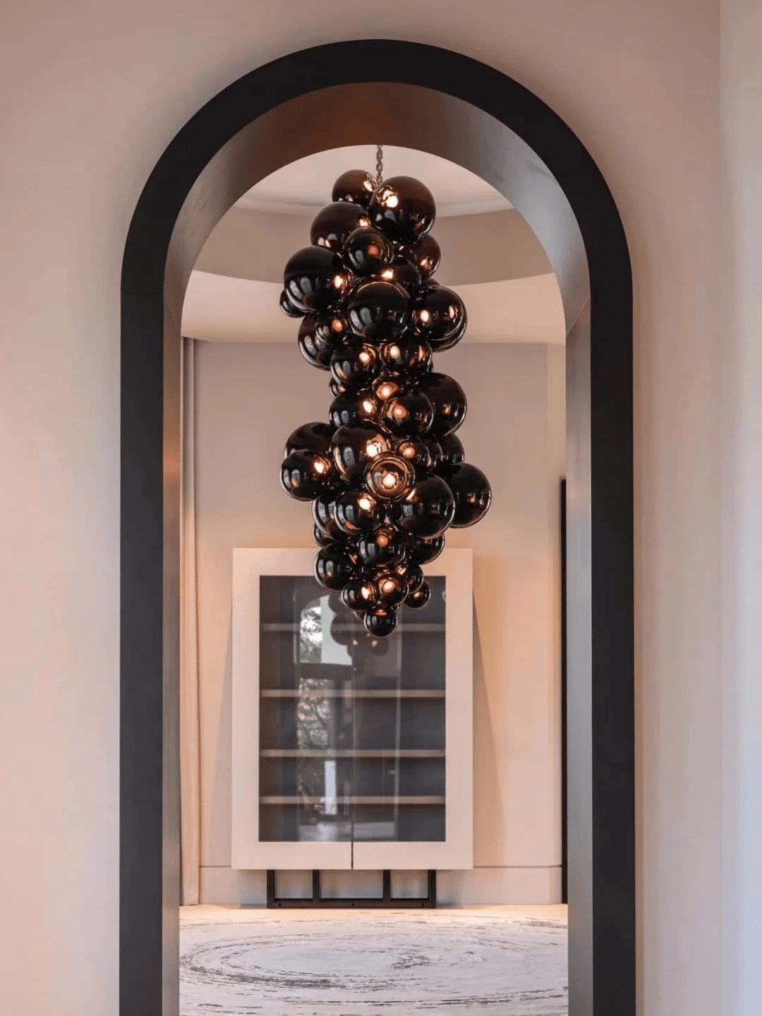 Velymo Grapetta Chandelier - Vakkerlight