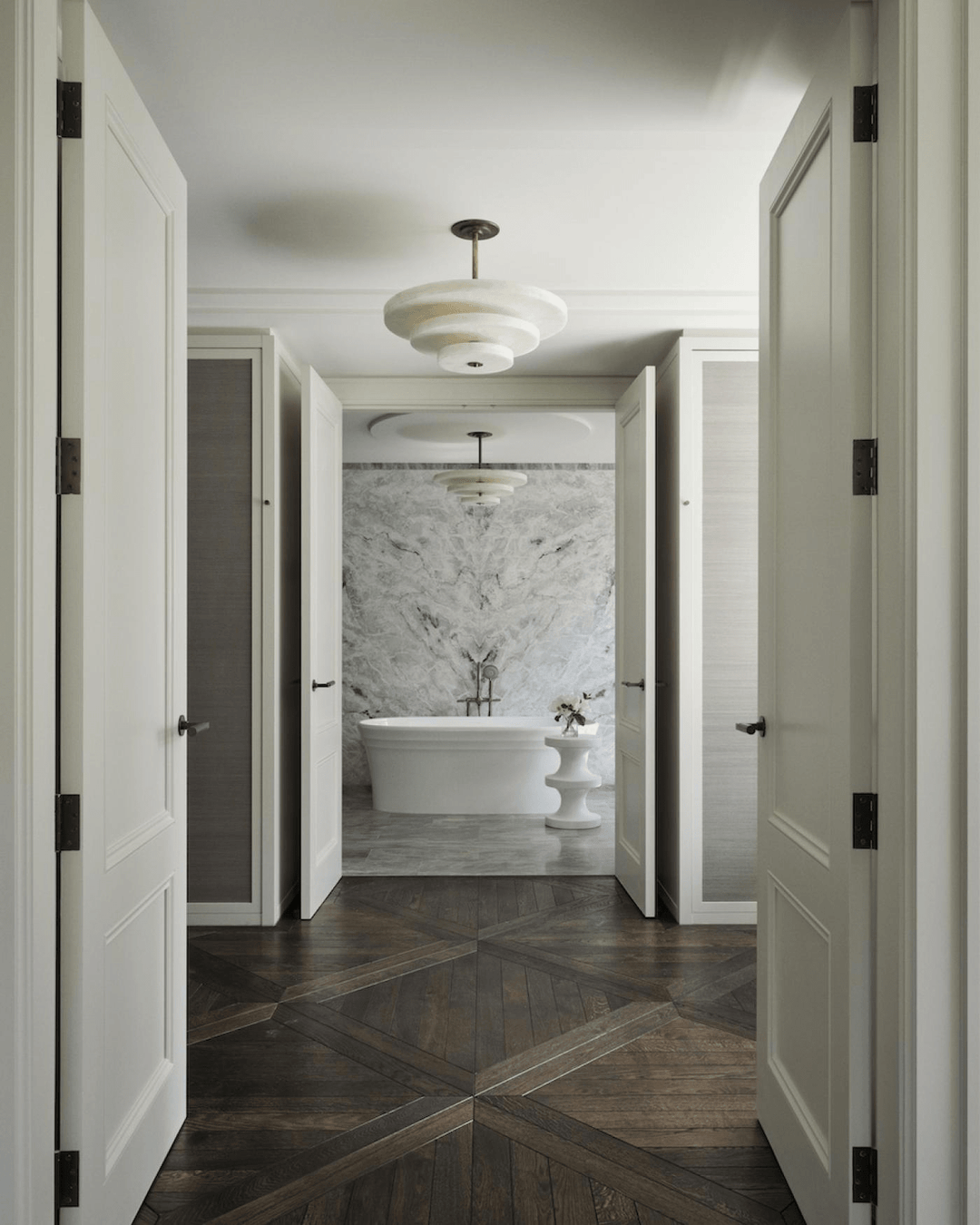 Ice Queen Alabaster Chandelier - Vakkerlight