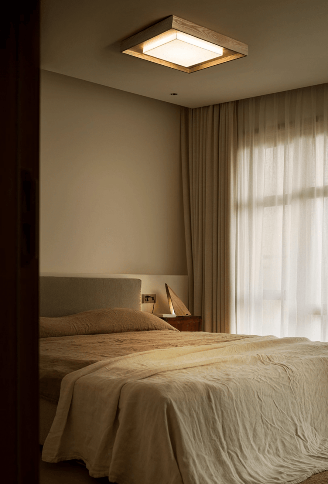 Kurin Wood Frame Ceiling Light - Vakkerlight