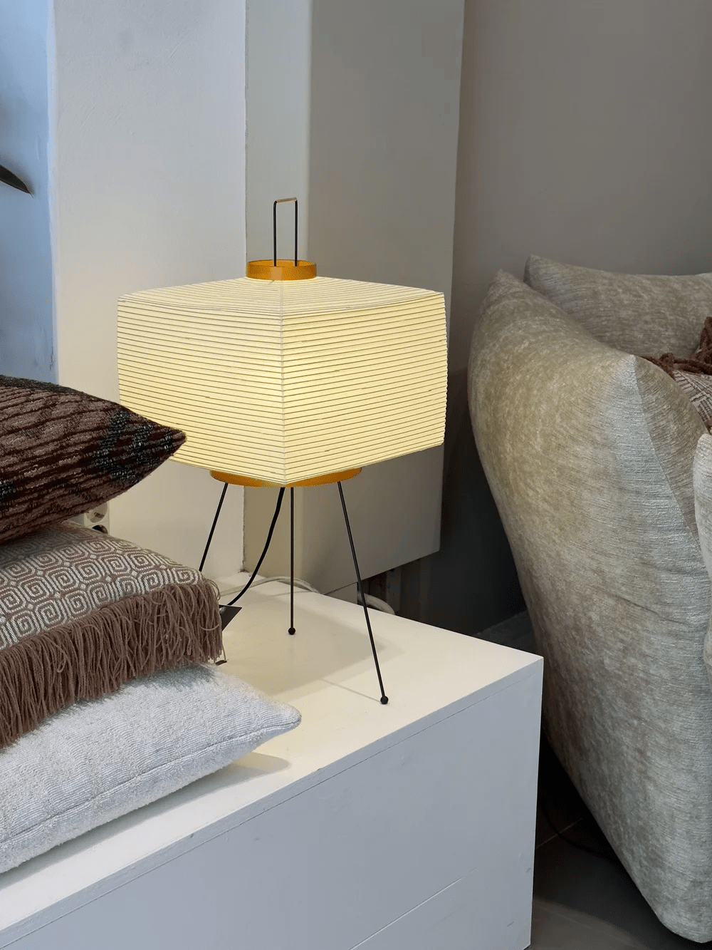 Washi Paper 3A/9A Table Lamp - Vakkerlight