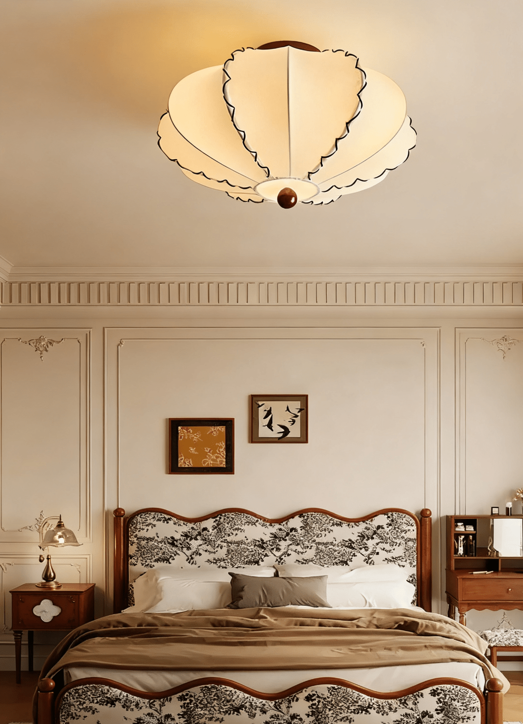calloped Edge Fabric Ceiling Light - Vakkerlight