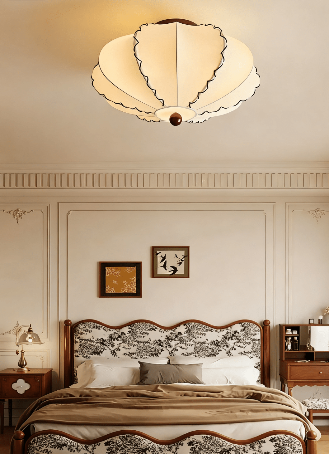 calloped Edge Fabric Ceiling Light - Vakkerlight