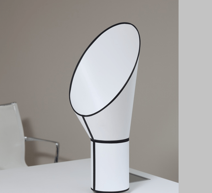 Artful Outline Table Lamp - Vakkerlight