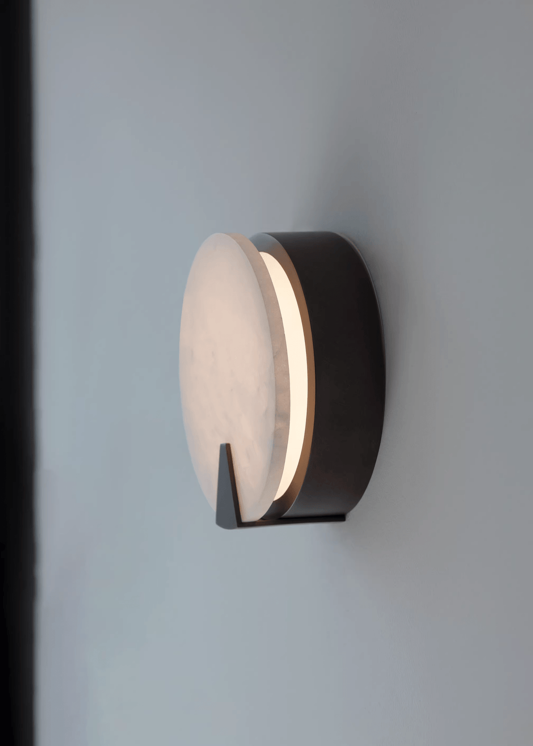 Solaris Halo Alabaster Wall Light - Vakkerlight