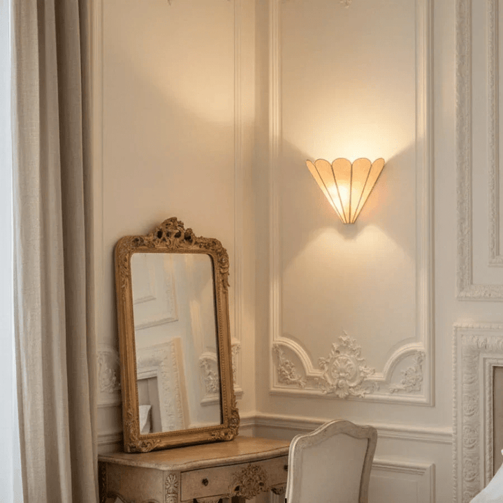 Mica Shell Petal Wall Lamp - Vakkerlight