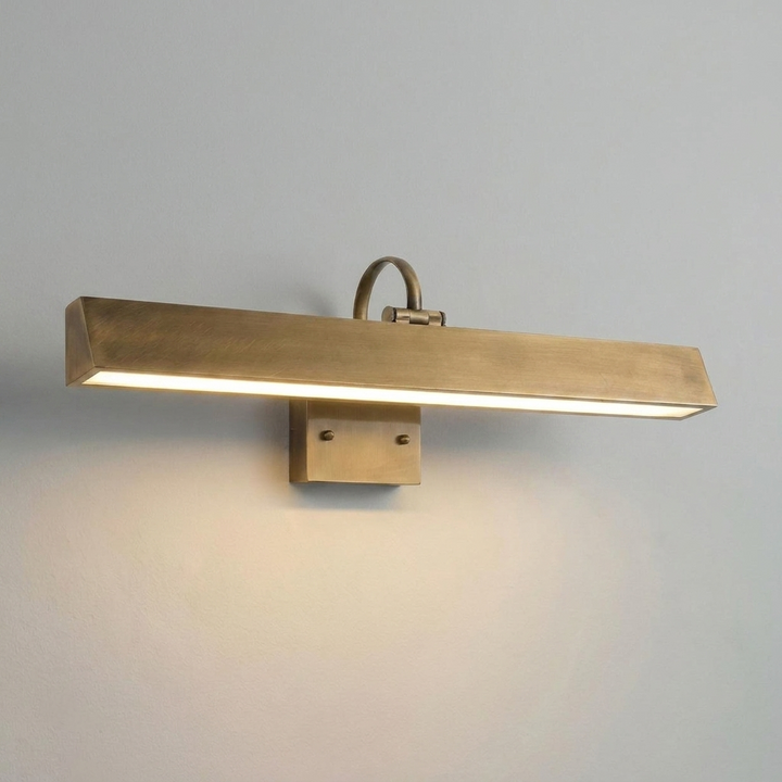 Valenne Vintage Brass LED Picture Light