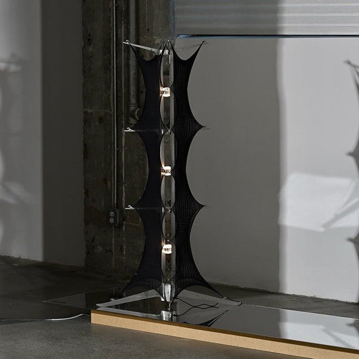 Noir Mesh Tower Floor Lamp - Vakkerlight