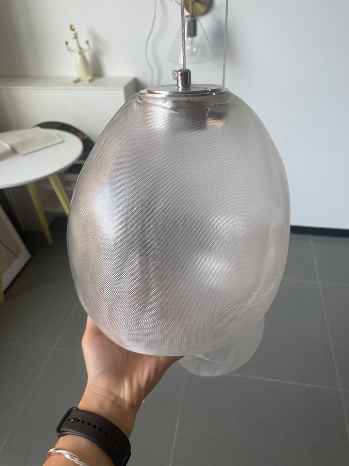 Pendelleuchte aus flüssigem Glasstein