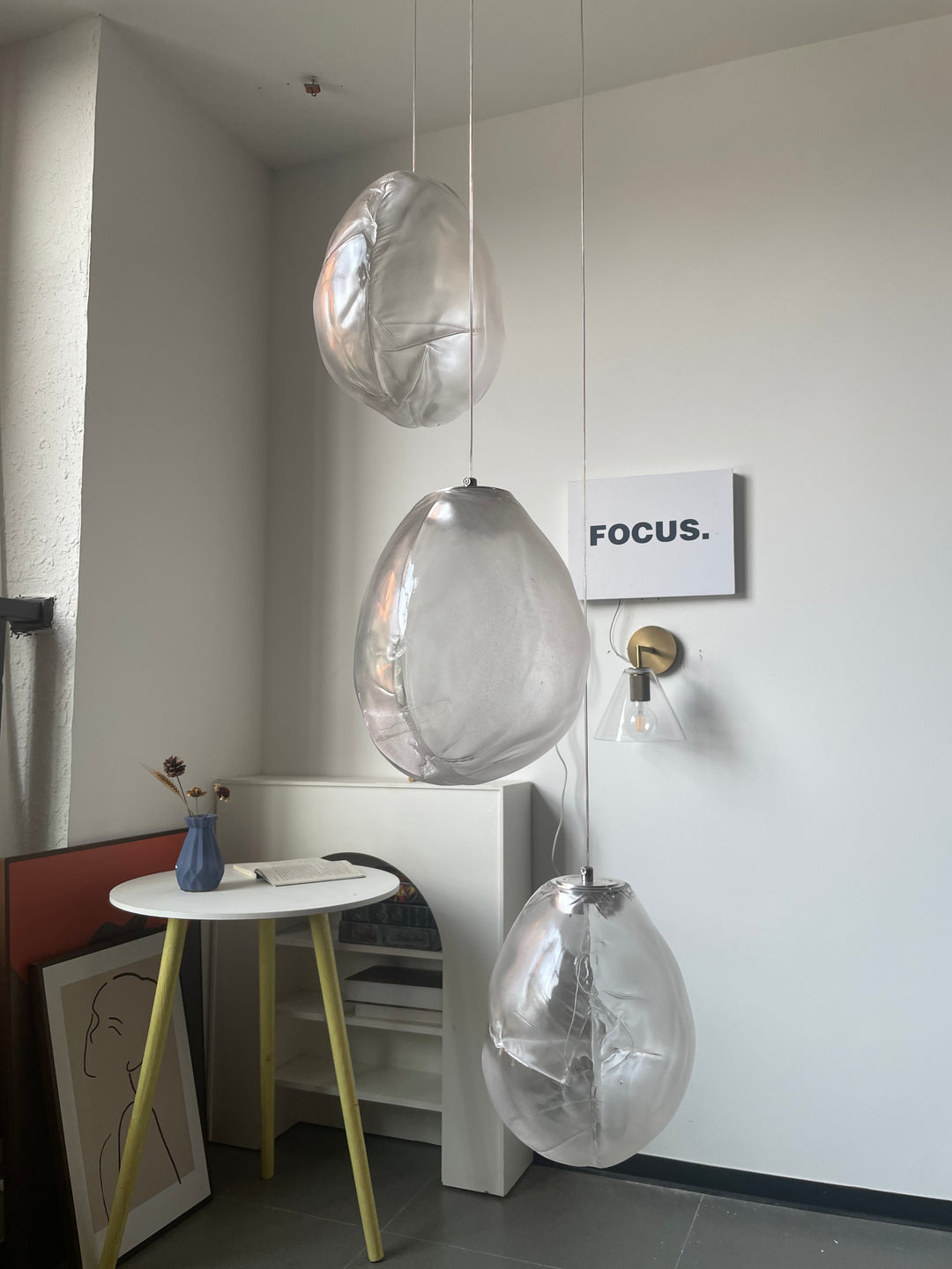 Pendelleuchte aus flüssigem Glasstein