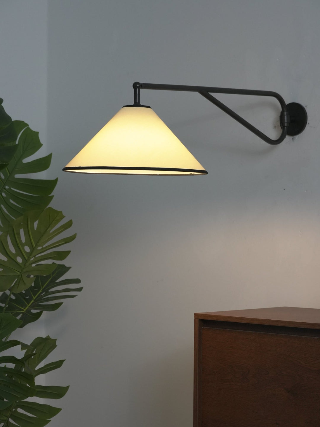 Vellora Swing Wall Lamp - Vakkerlight