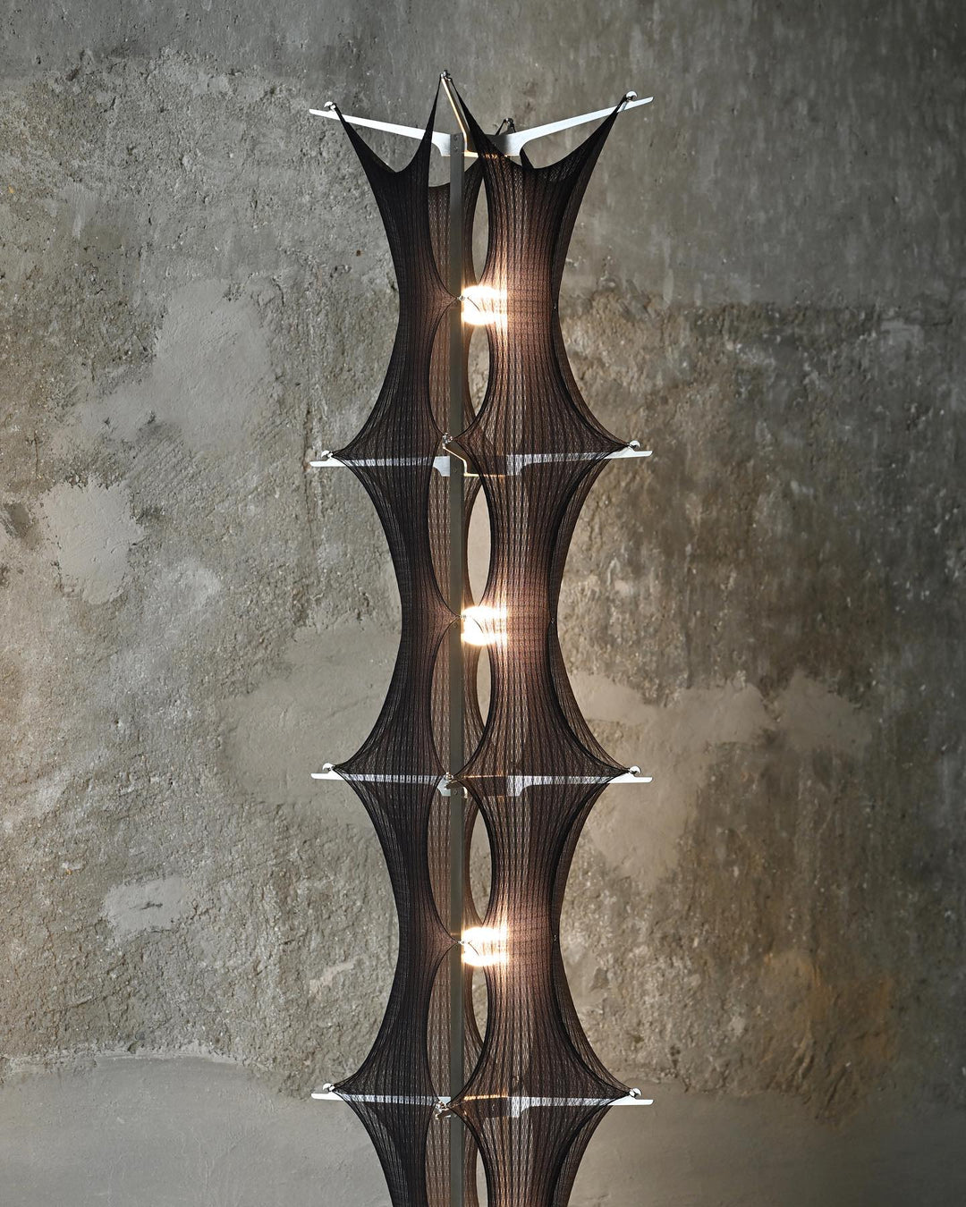 Noir Mesh Tower Floor Lamp - Vakkerlight