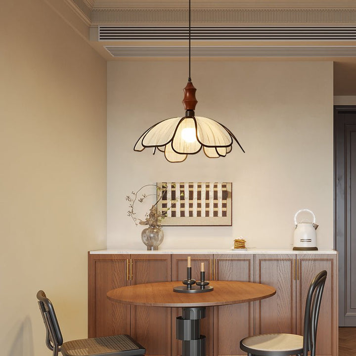 Petaline Whisper Pendant Lamp - Vakkerlight