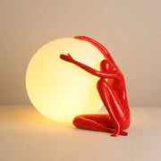 Humanoid Ball Holding Table Lamp - Vakkerlight