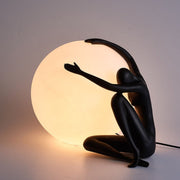 Humanoid Ball Holding Table Lamp - Vakkerlight