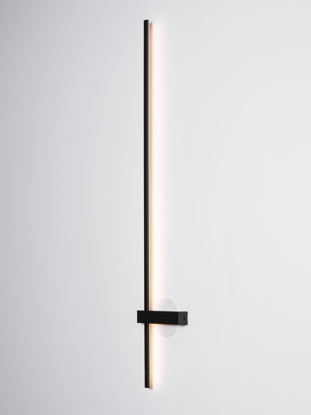 Adeline Linear Sconce - Vakkerlight