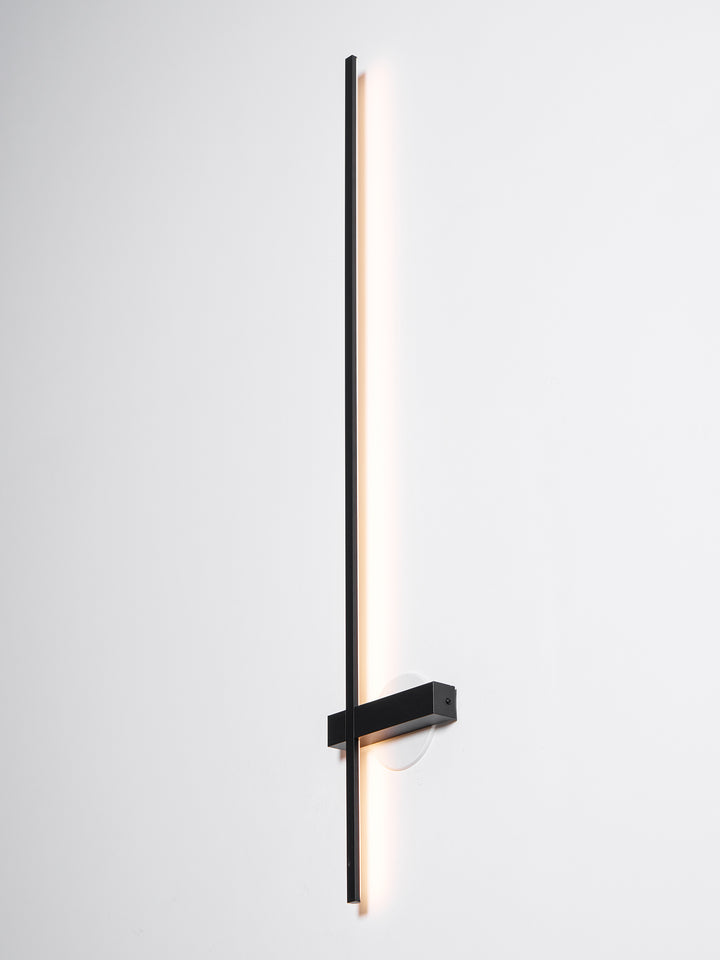 Adeline Linear Sconce - Vakkerlight