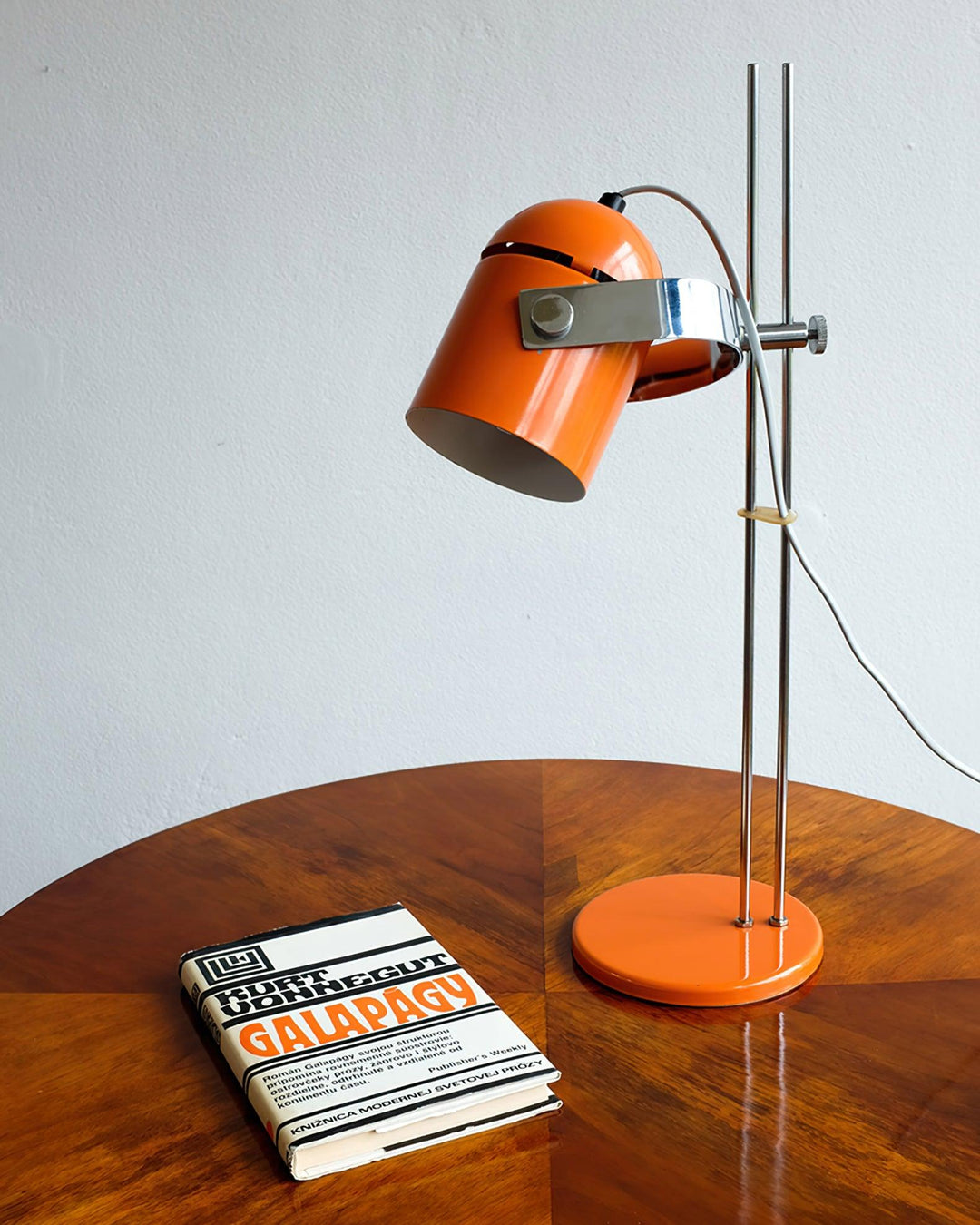 Adjusta Liftable Desk Lamp - Vakkerlight