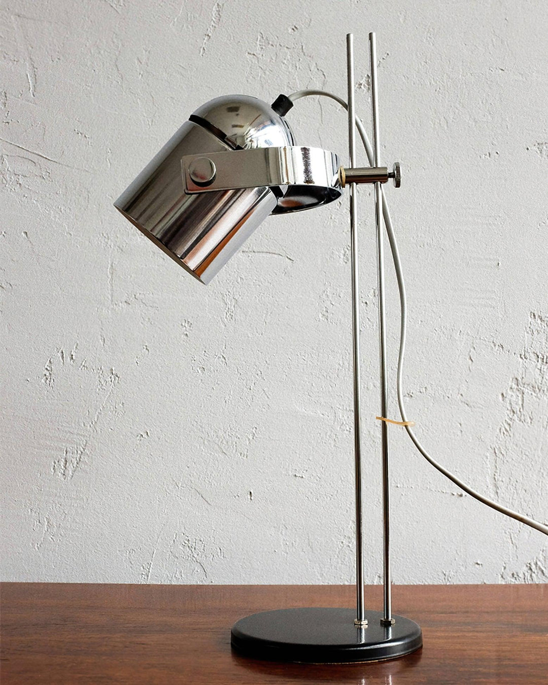 Adjusta Liftable Desk Lamp - Vakkerlight