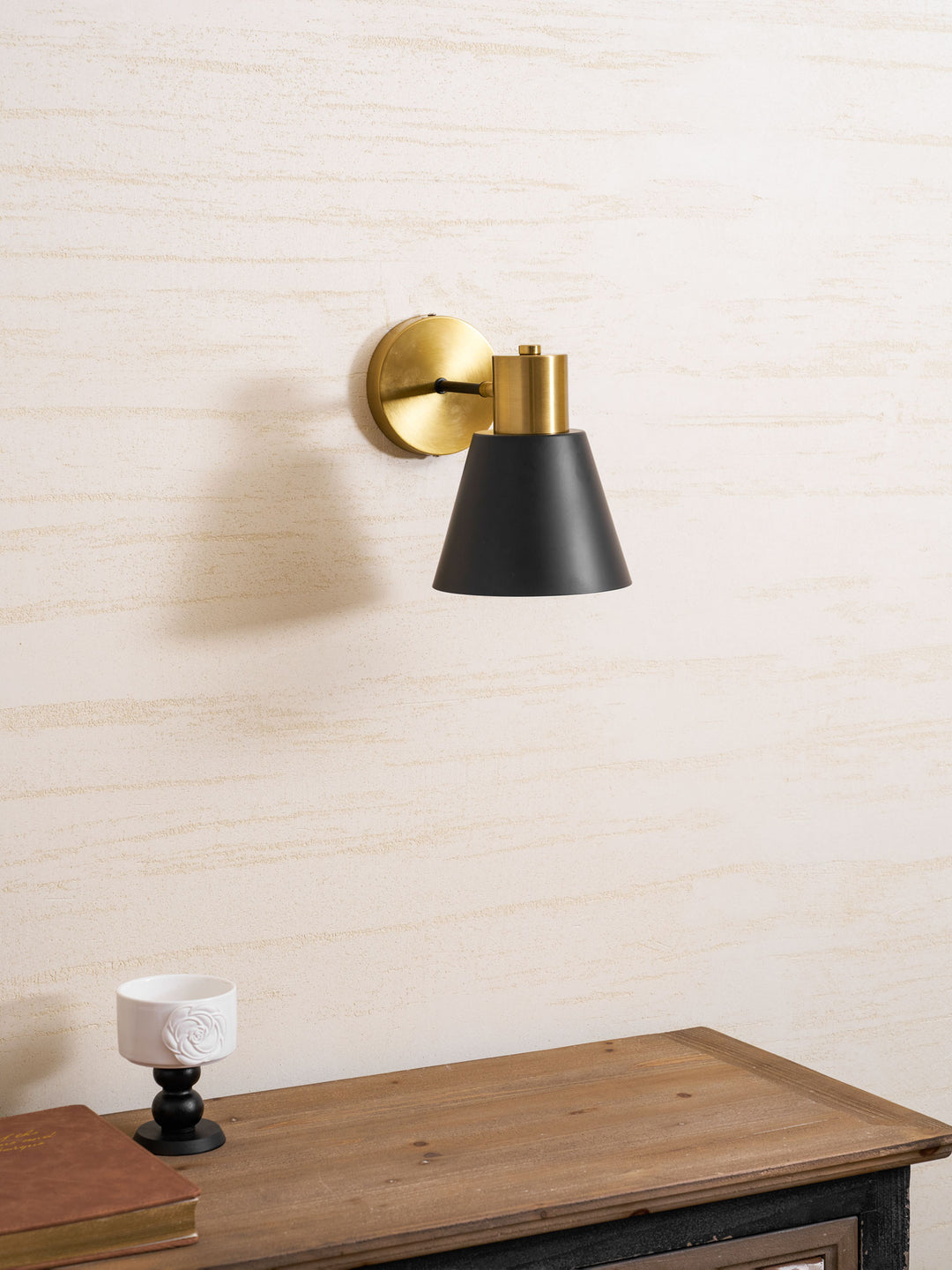 Adjustable Armed Wall Lamp - Vakkerlight