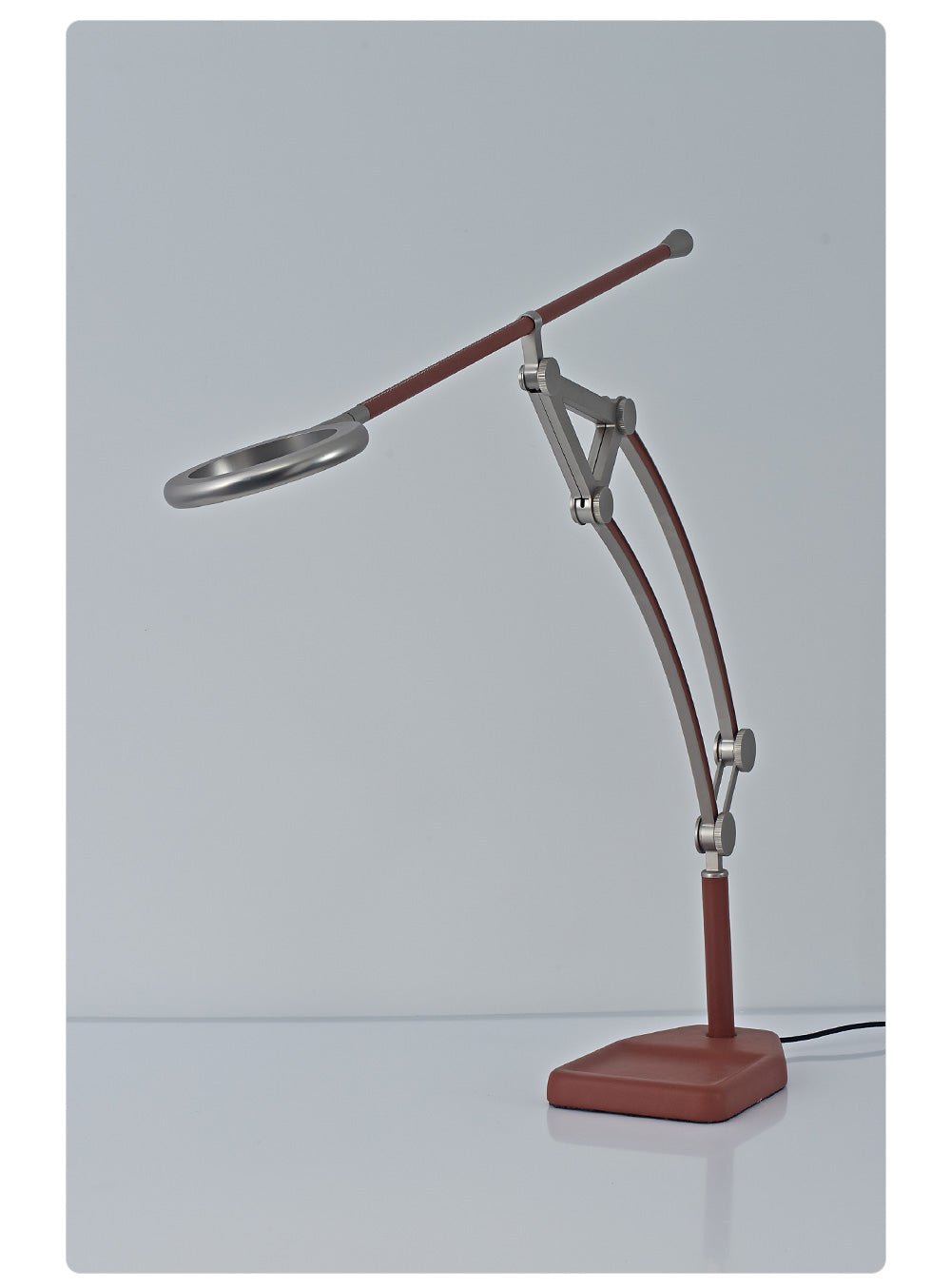 Adjustable Articulated Task Lamp - Vakkerlight