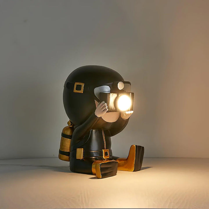 Adventurer Resin Table Lamp - Vakkerlight