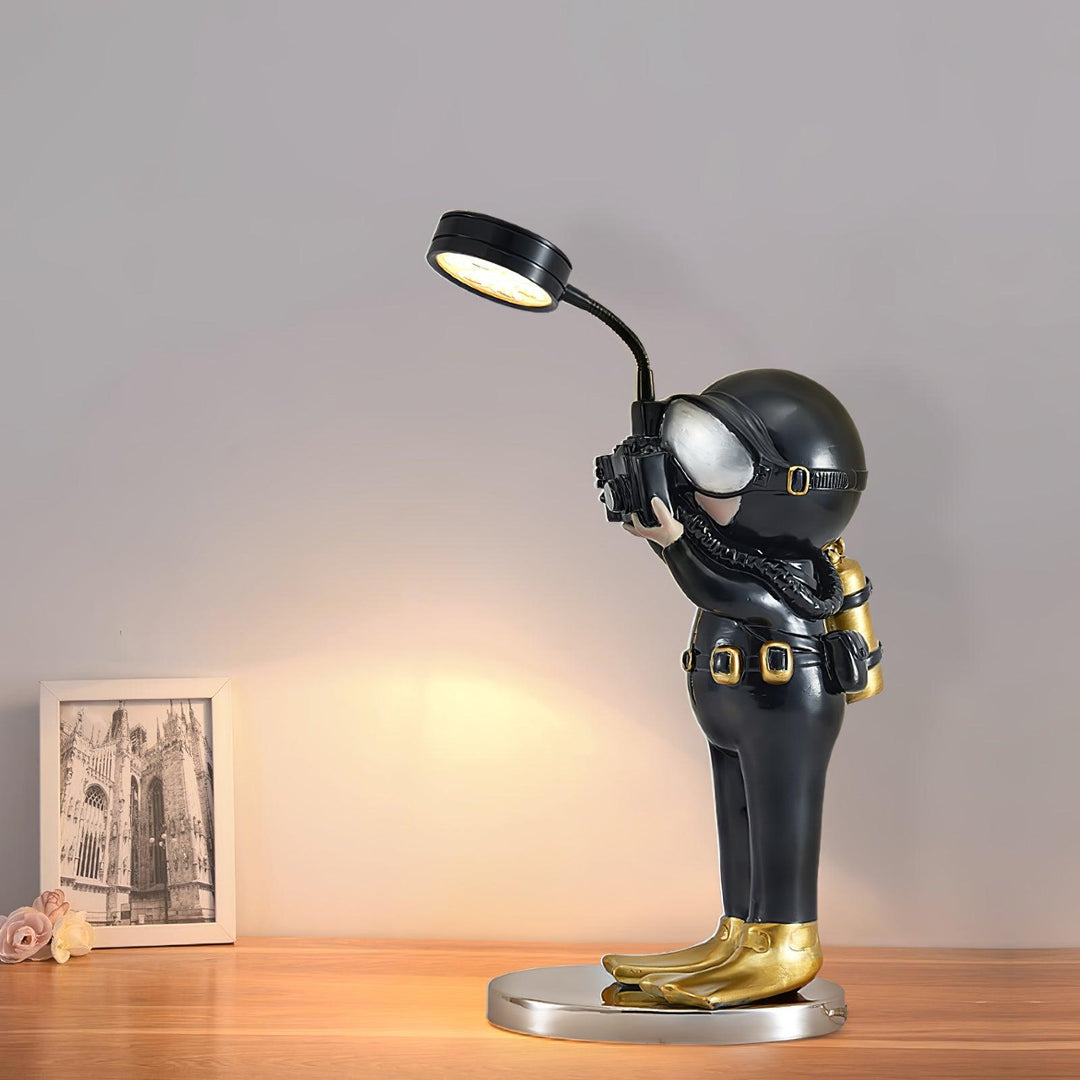 Adventurer Resin Table Lamp - Vakkerlight