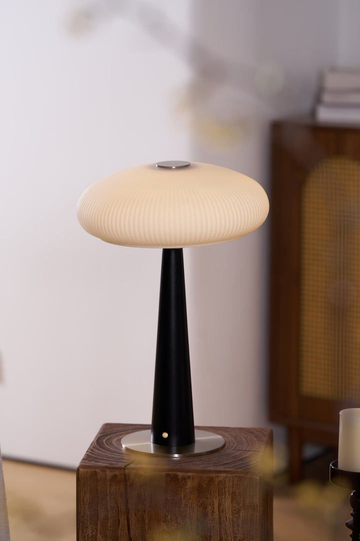Aeruno Table Lamp - Vakkerlight