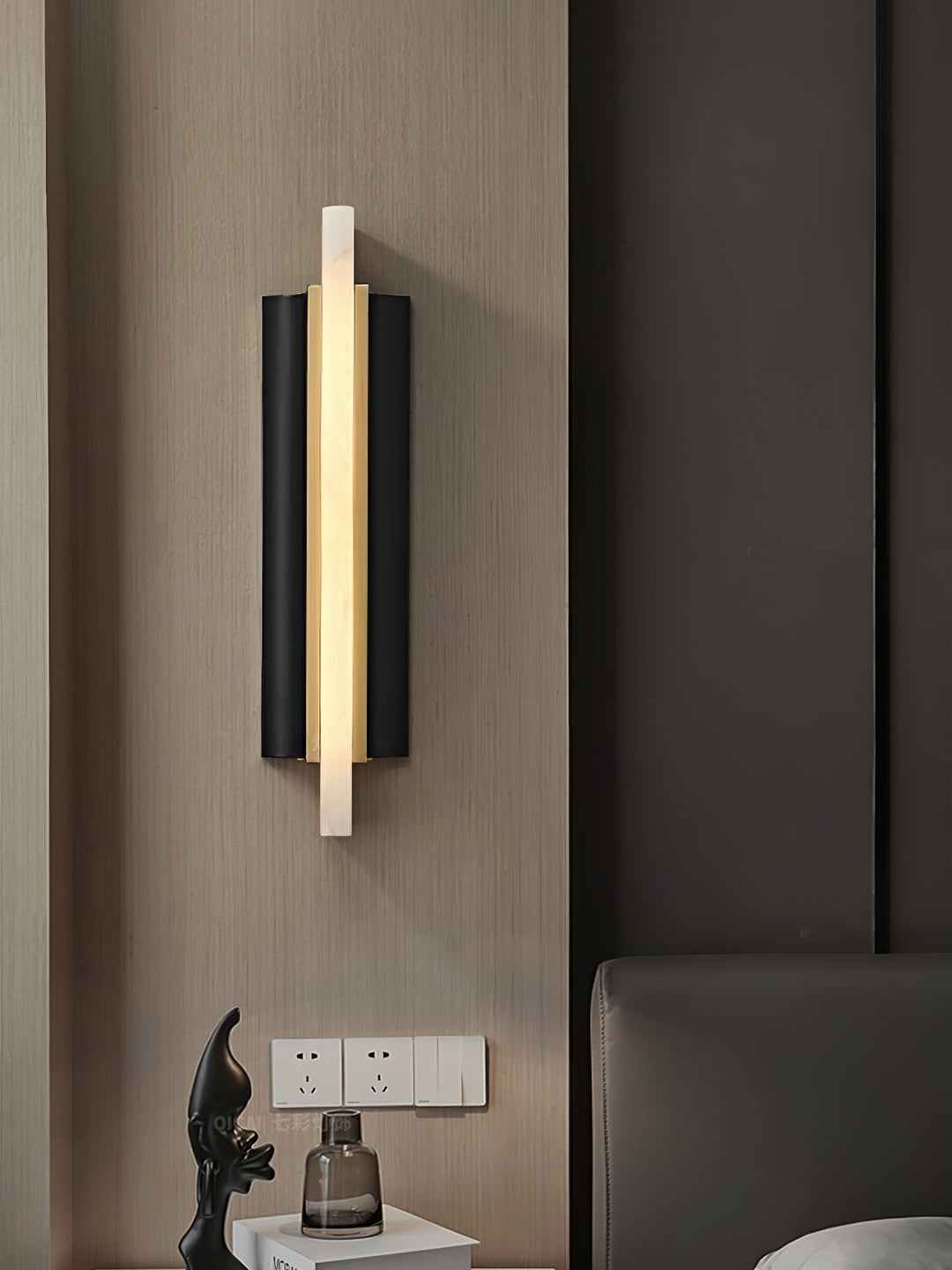 Alabaster Blade Wall Sconce - Vakkerlight