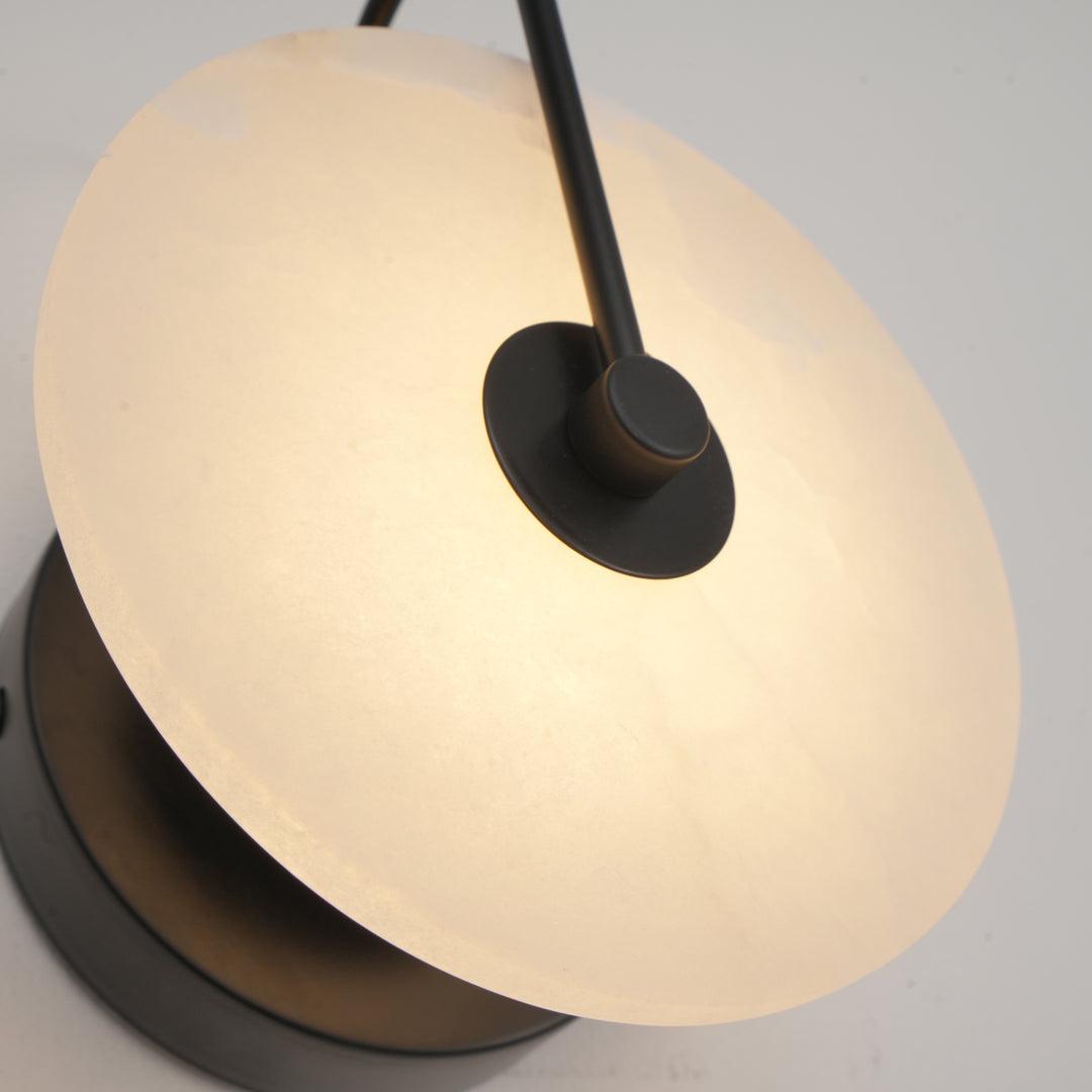 Witte albasten wandlamp