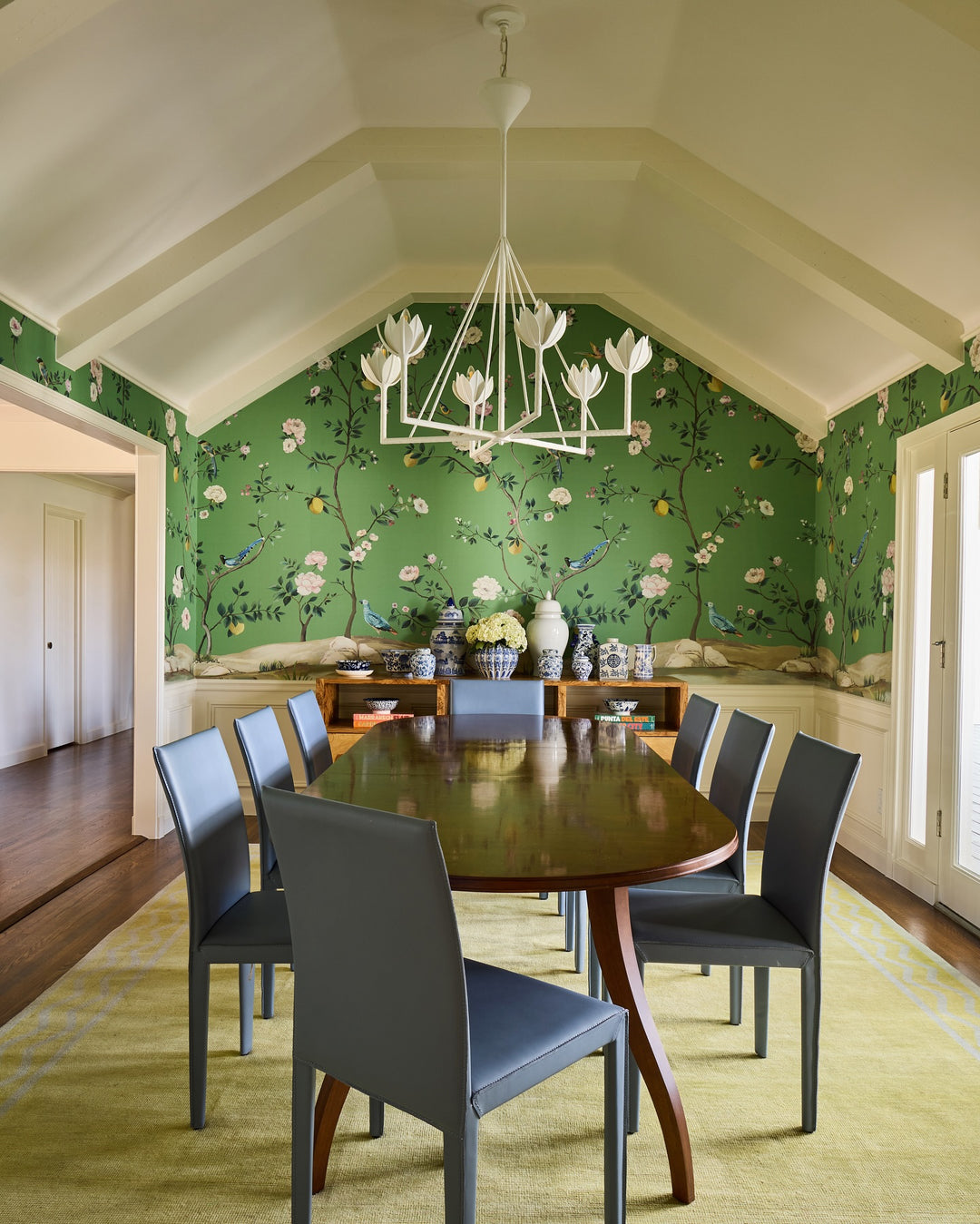 Alberto Lotus Bloom Chandelier - Vakkerlight