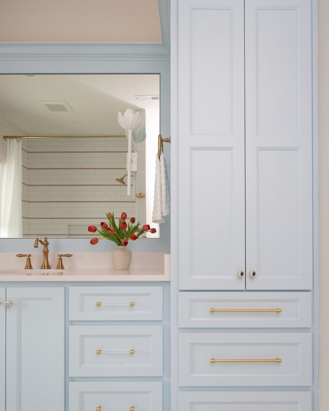 Alberto Lotus Bloom Wall Lamp