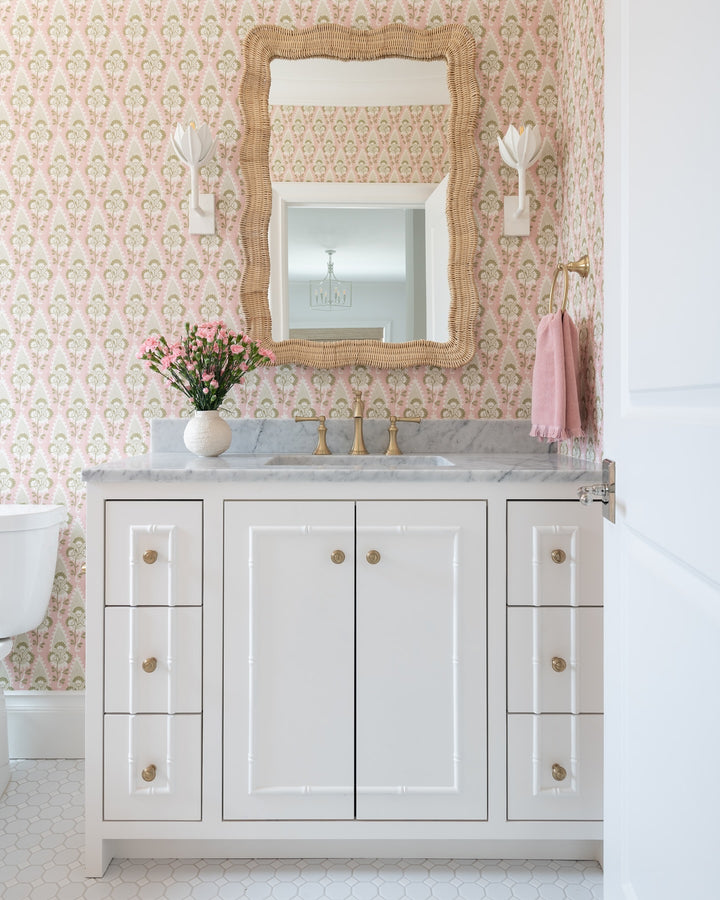 Alberto Lotus Bloom Wall Lamp