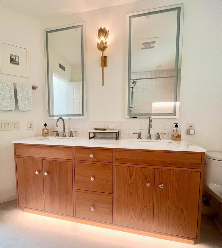 Alberto Lotus Bloom Wall Lamp