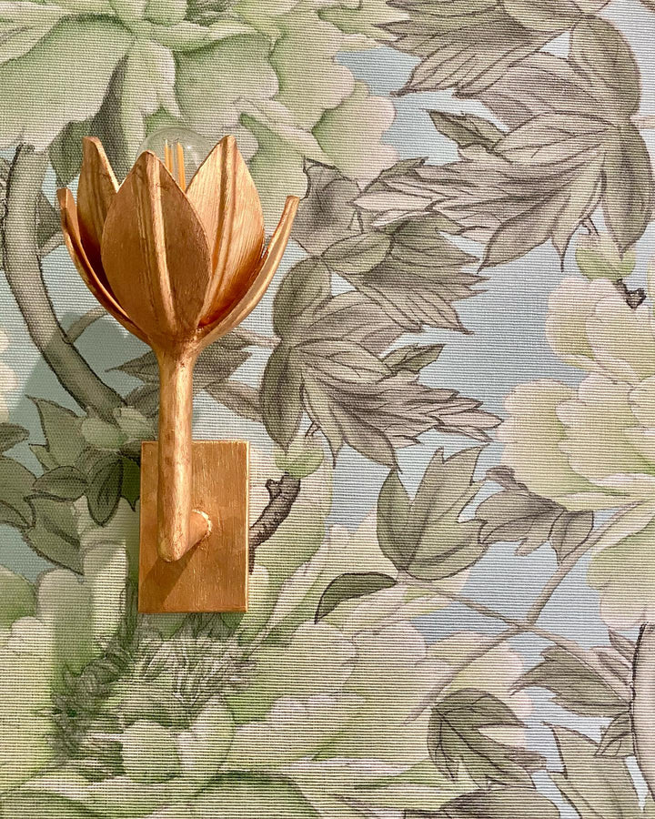 Alberto Lotus Bloom Wall Lamp