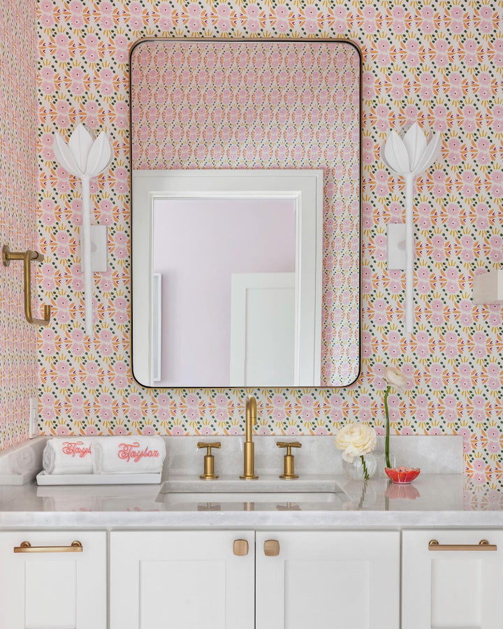 Alberto Lotus Bloom Wall Lamp