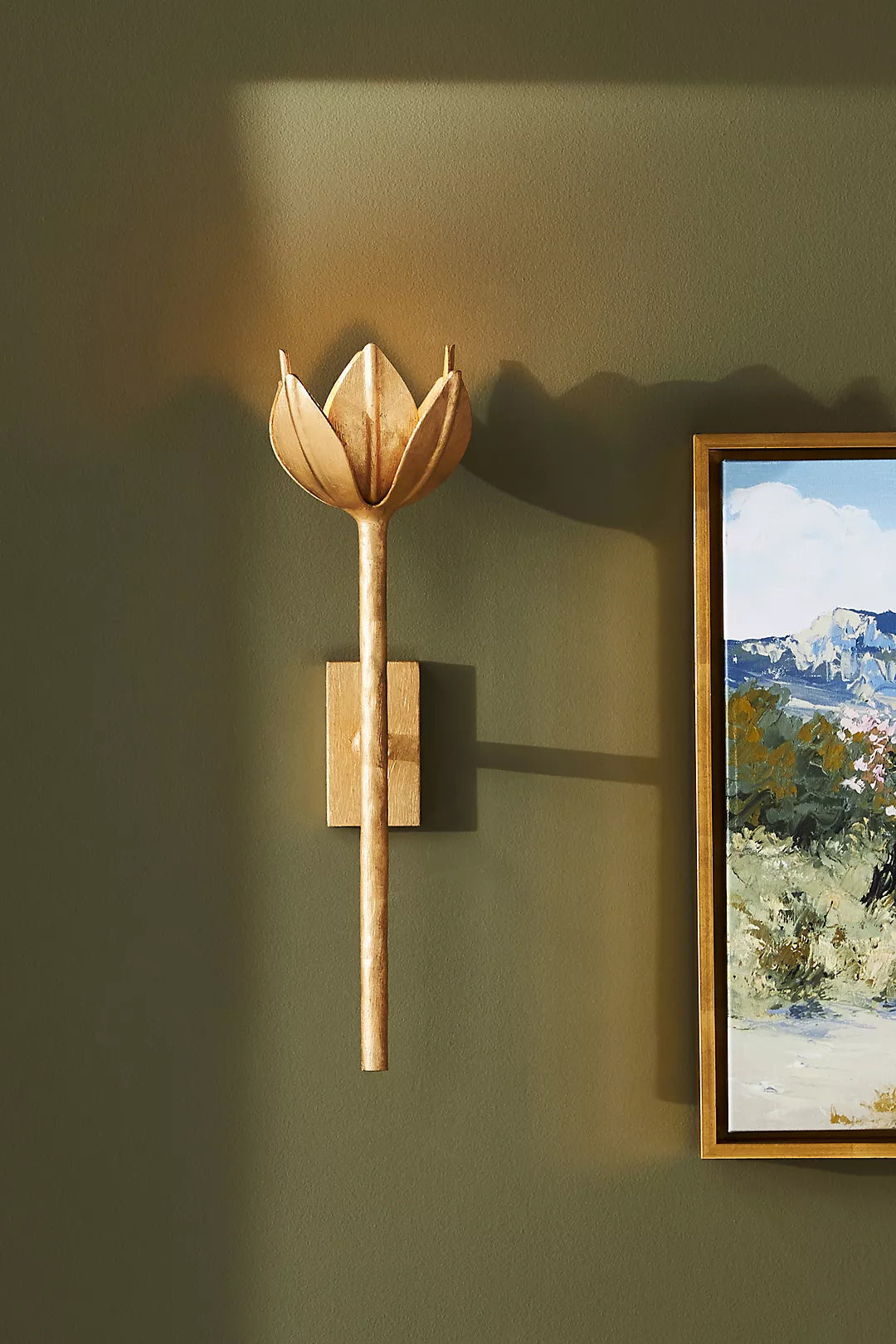 Alberto Lotus Bloom Wall Lamp