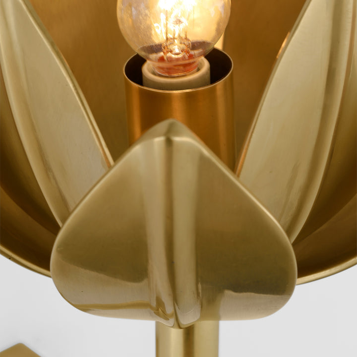 Alberto Lotus Bloom Wall Lamp