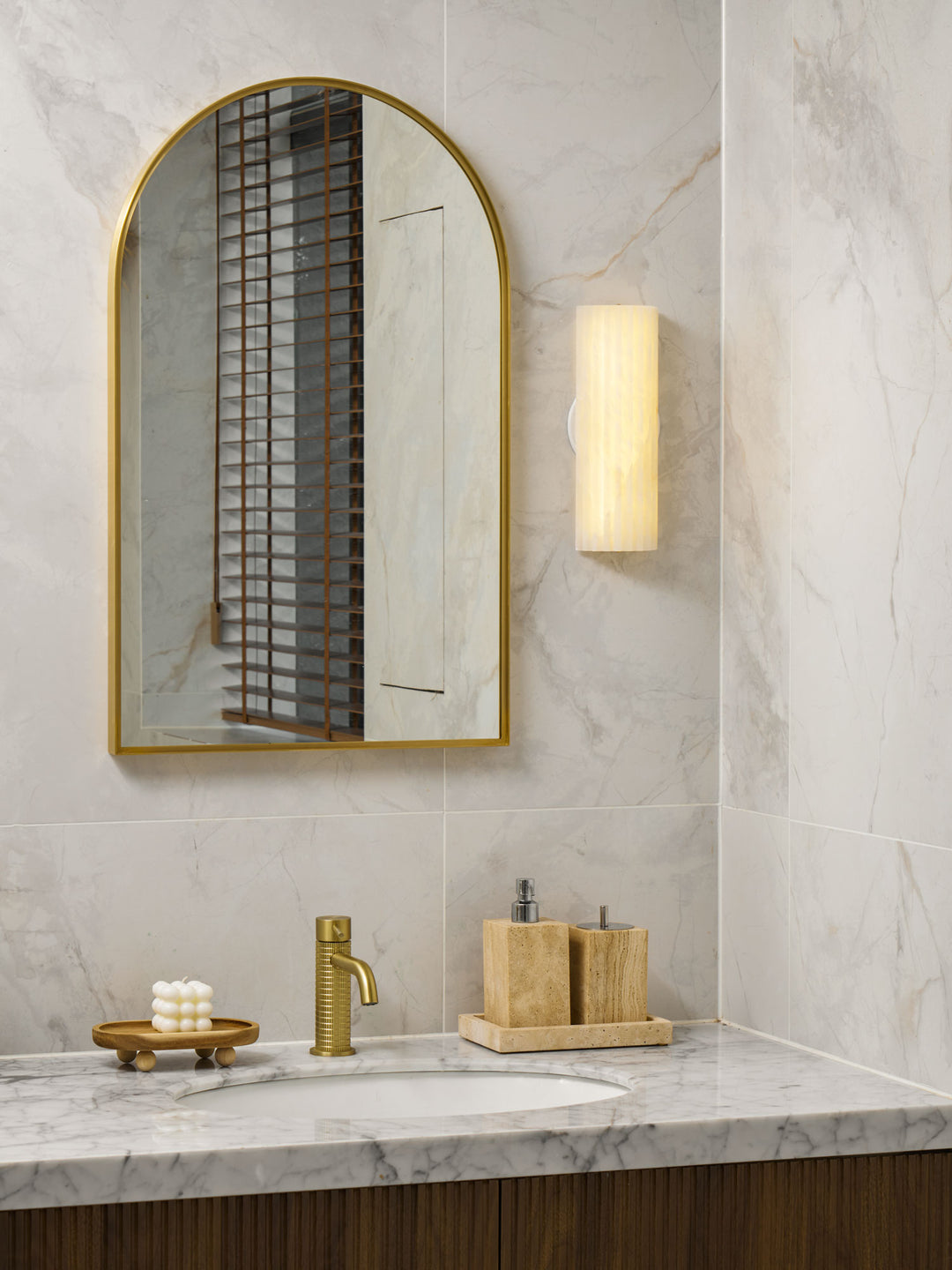 Alvia Alabaster Wall Light - Vakkerlight