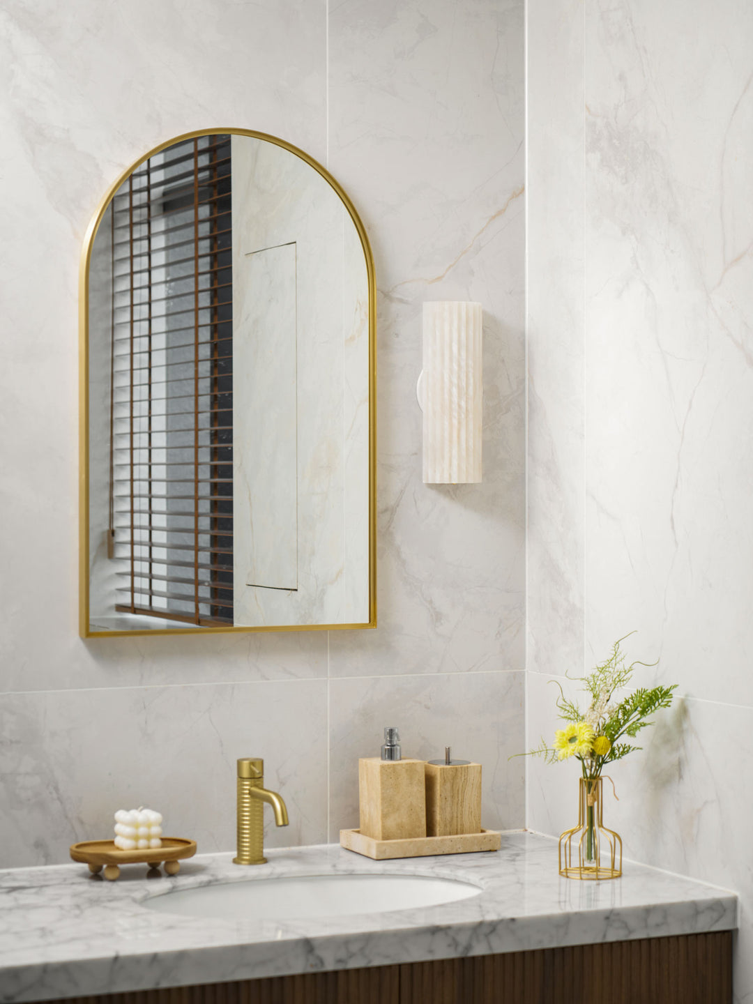 Alvia Alabaster Wall Light - Vakkerlight