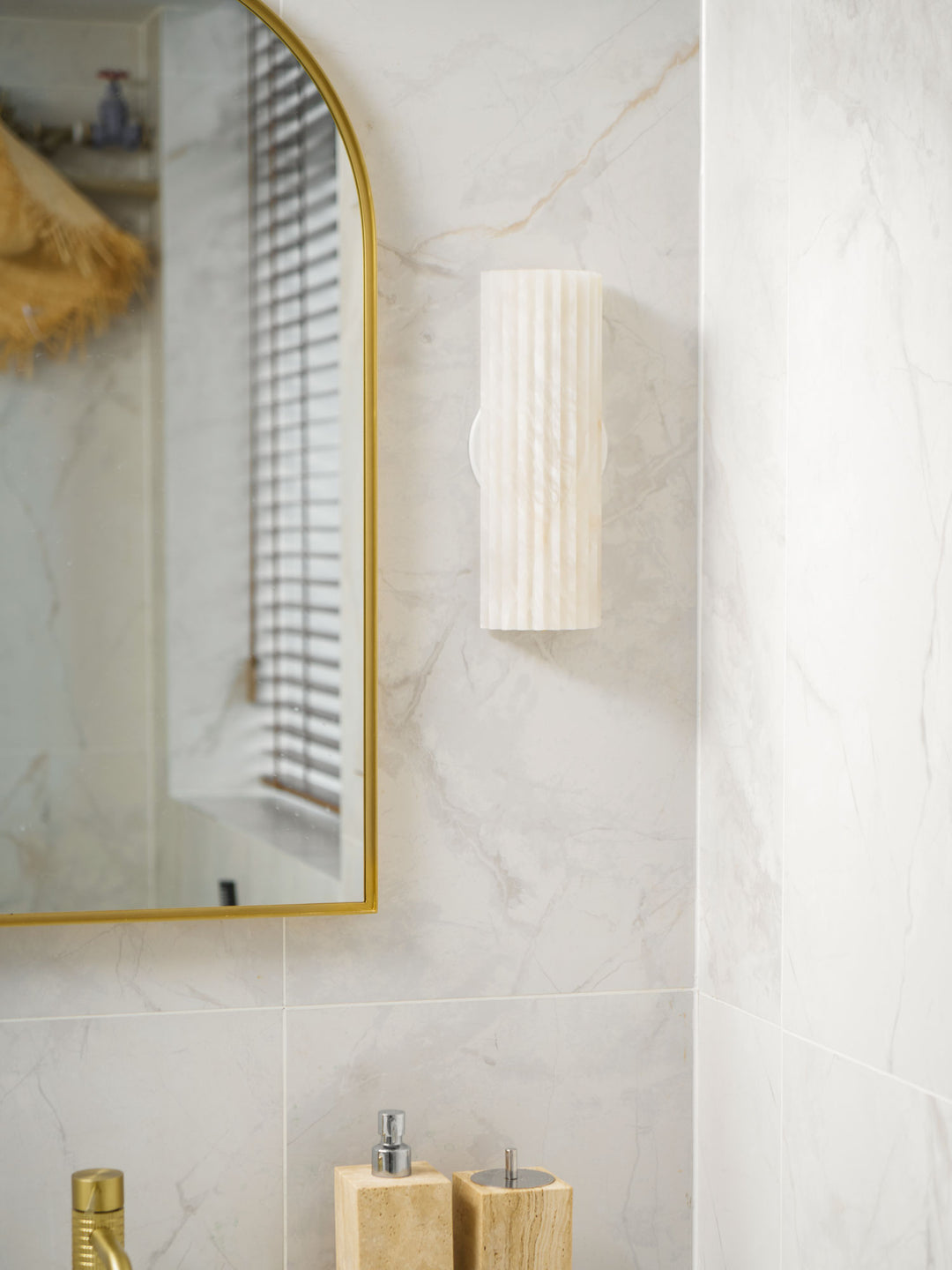 Alvia Alabaster Wall Light - Vakkerlight