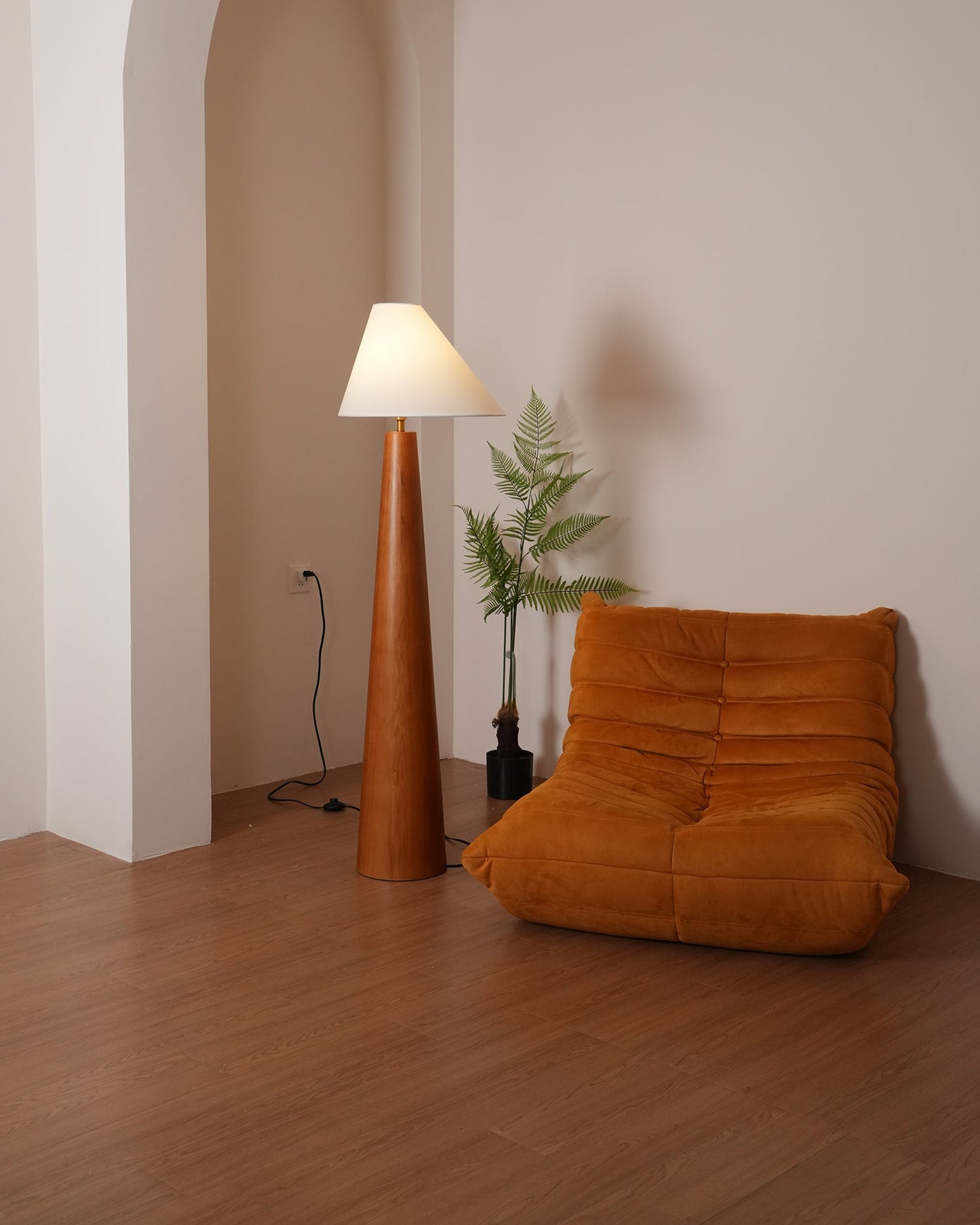 Alvin Floor Lamp - Vakkerlight