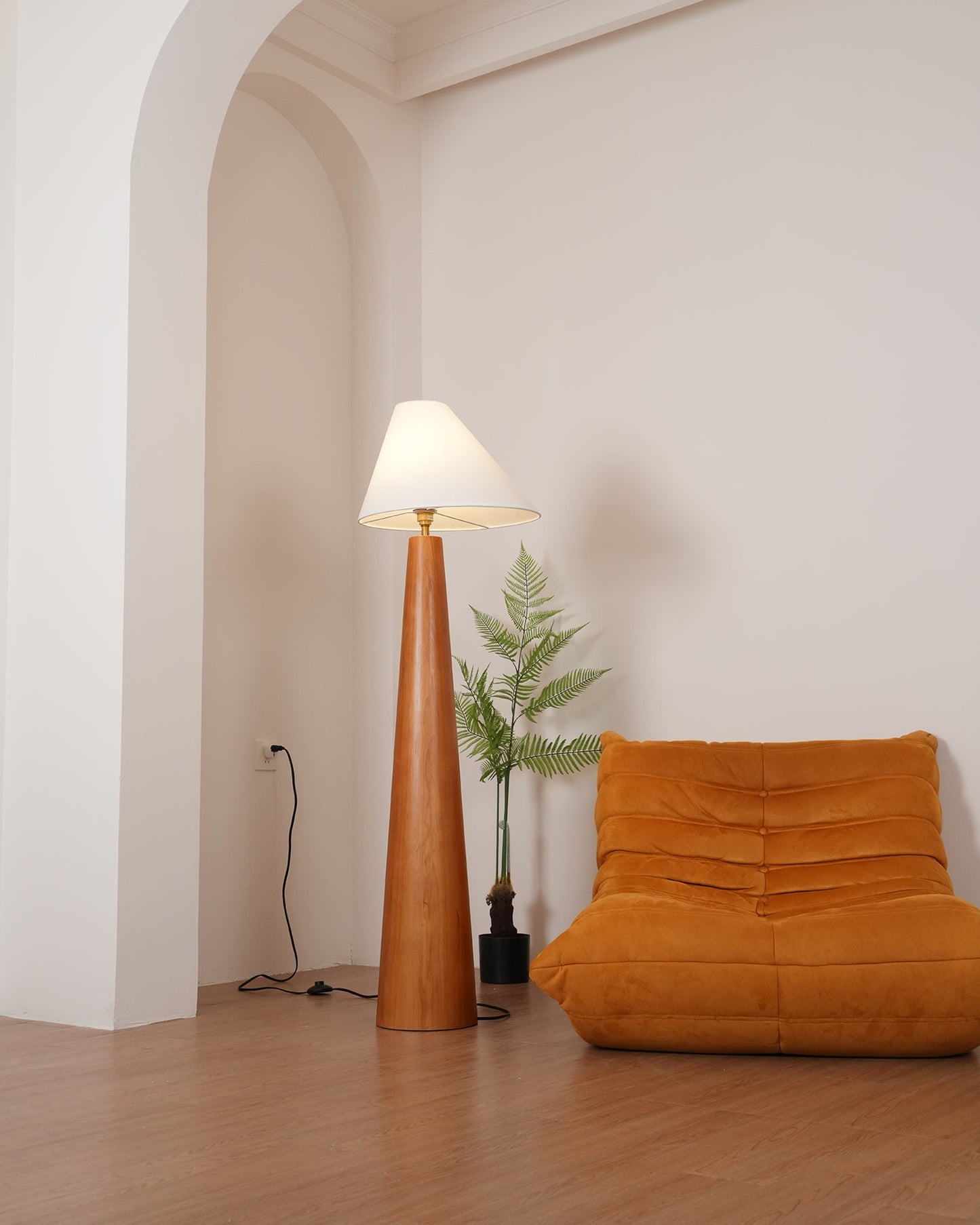 Alvin Floor Lamp - Vakkerlight